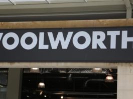 Woolworths launches tap-and-go shopping
